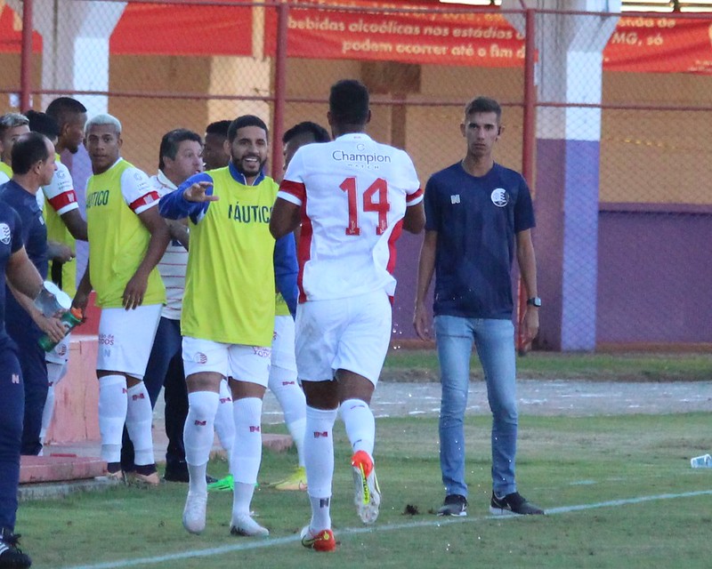 Denilson, zagueiro do Náutico