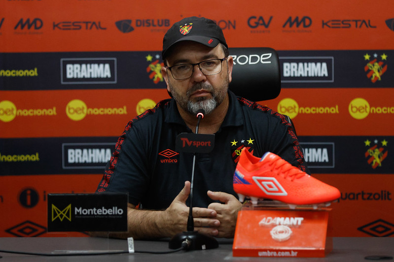 Enderson Moreira, técnico do Sport