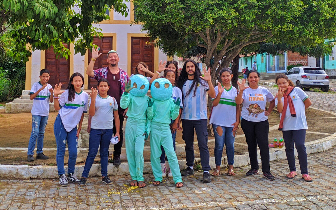 Estudantes de Caruaru gravam curtas-metragens na Zona Rural para festivais