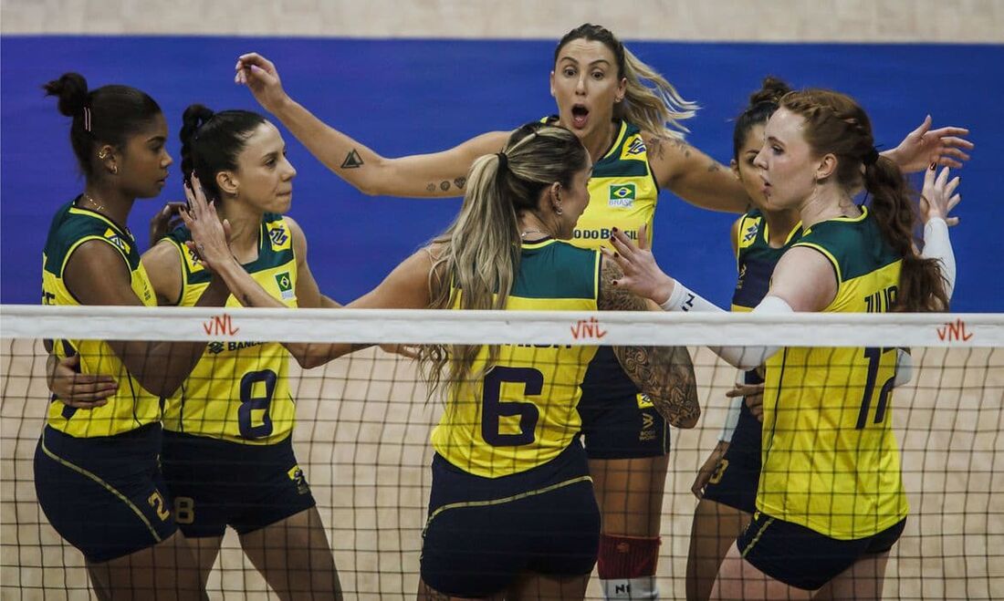 Seleção Brasileira Feminina de vôlei enfrenta a Coreia do Sul em