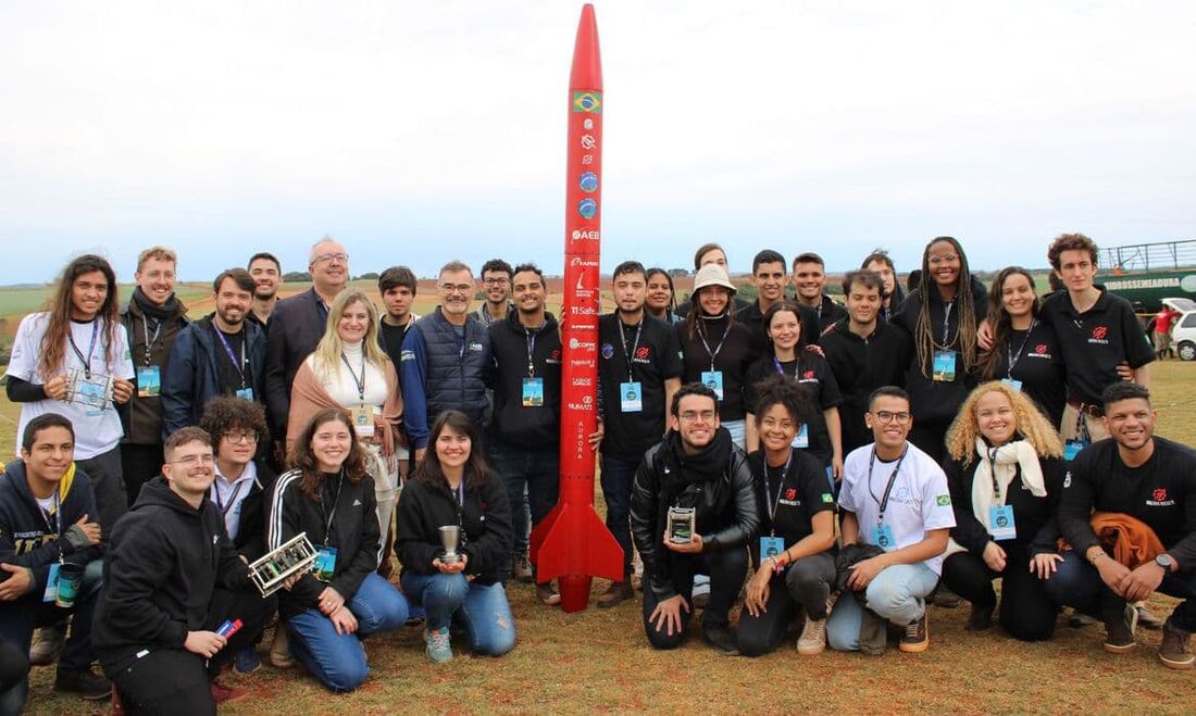 Estudantes brasileiros que representam o país na Spaceport America Cup