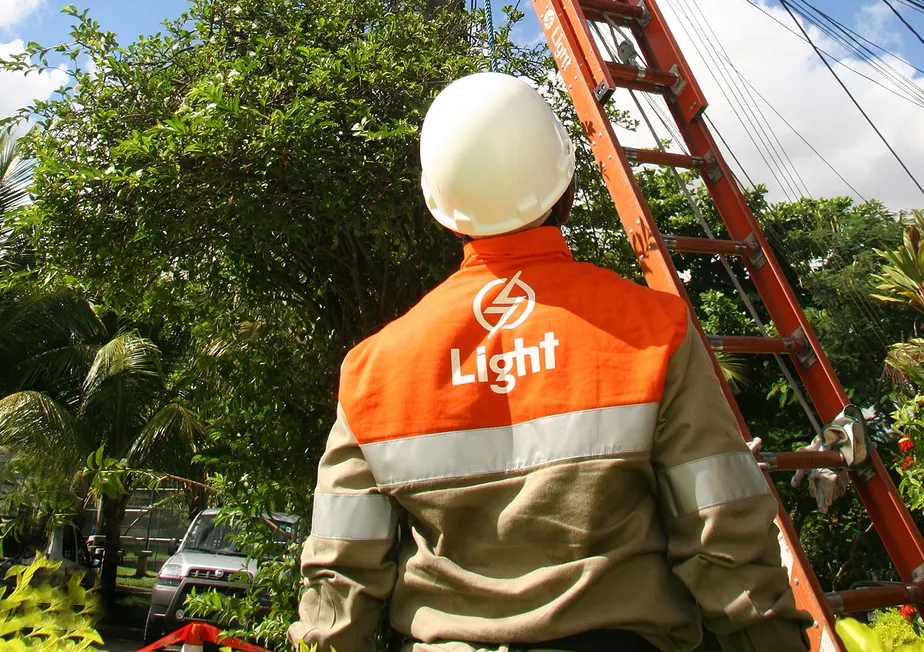 Light vem enfrentando dificuldades há meses, com gatos e queda no consumo de energia