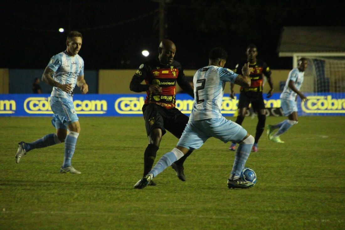 Lance de Londrina x Sport no primeiro turno