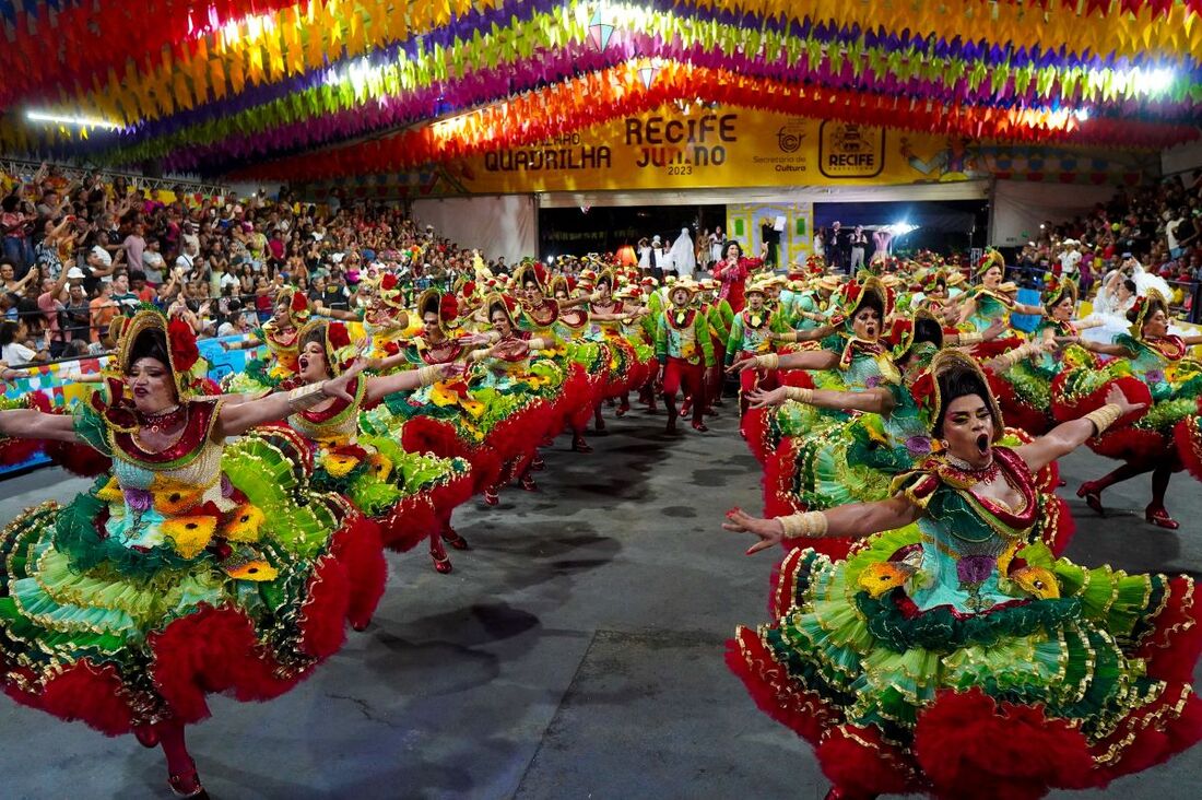 Foram escolhidas 12 quadrilhas juninas para disputarem a etapa final do tradicional concurso