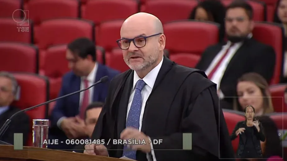 Tarcísio Vieira, advogado de Bolsonaro em ação no TSE 