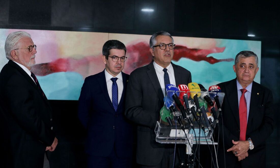 "Está na pauta, o partido União Brasil vem apresentando o desejo de reformulação da representação de seus três ministros indicados. Isso é absolutamente natural, que um partido queira apresentar isso", disse Padilha