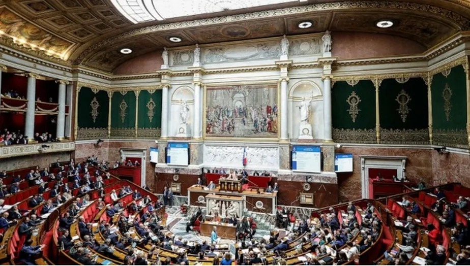 Visão geral do Parlamento francês: nova lei foi aprovada na Câmara e endossada por unanimidade no Senado na quinta-feira 