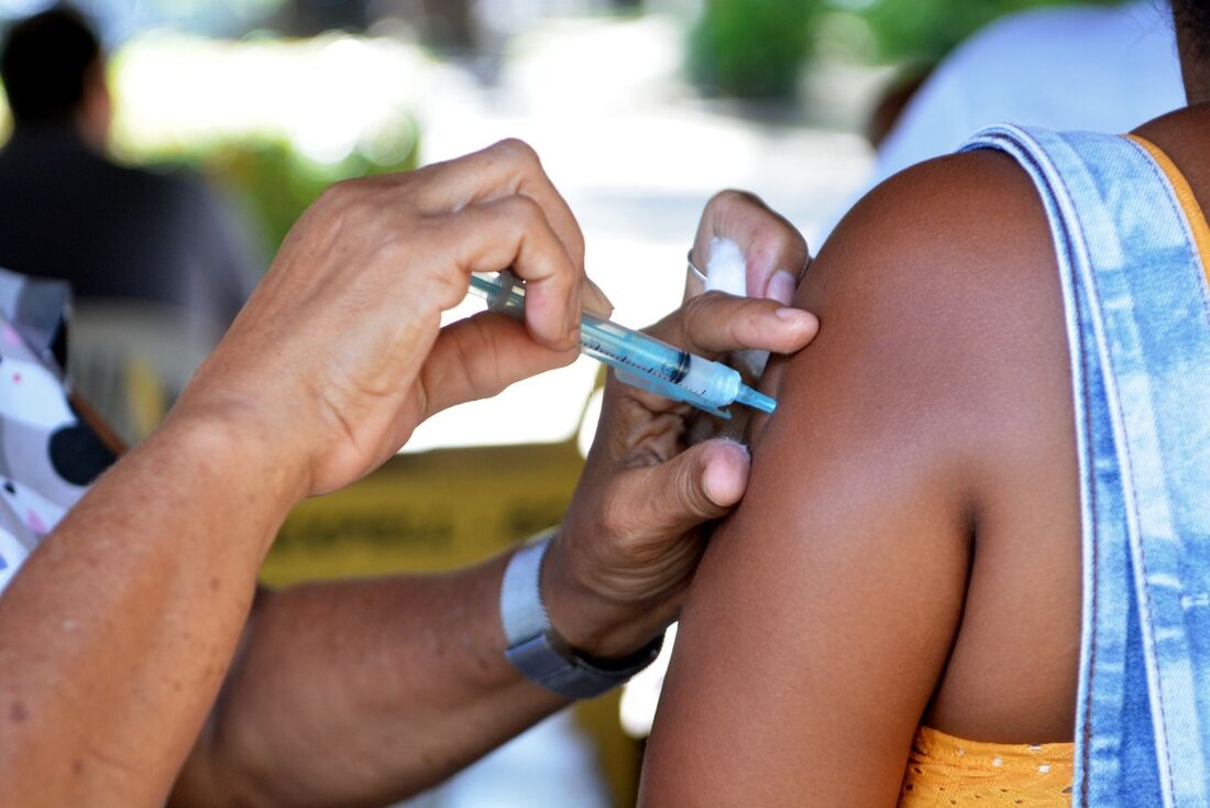 Vacinação contra influenza e Covid-19 no Recife