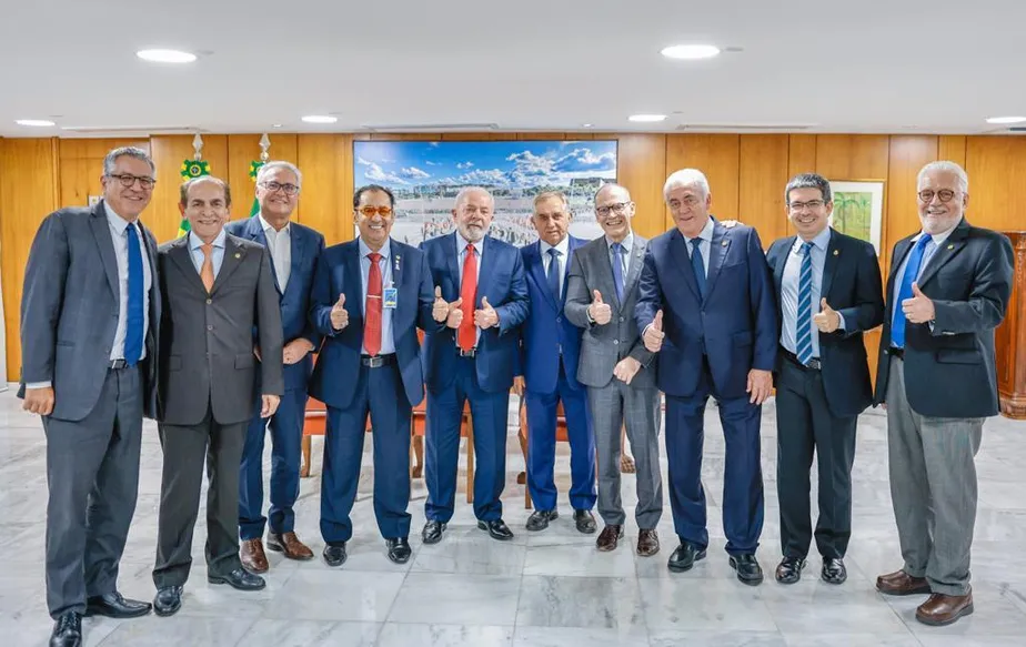 Lula conversa com senadores no Palácio do Planalto 