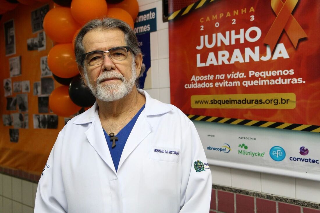 Dr. Marcos Barretto, chefe do Centro de Tratamento de Queimados do Hospital da Restauração