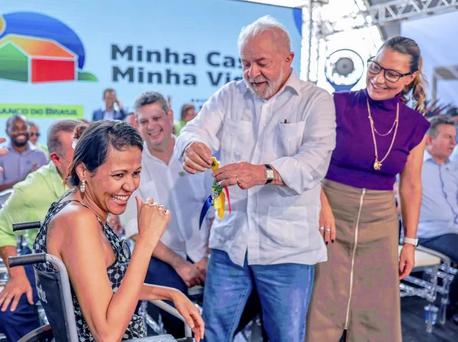 Presidente Lula em Rondonópolis, onde entregou chaves de unidades do Minha Casa, Minha Vida. 