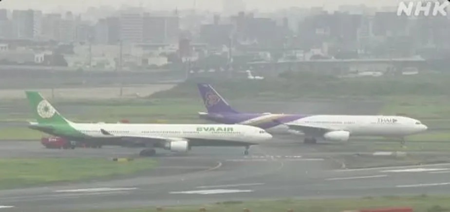 Aeronaves da Eva Air, de Taiwan, e da Thai Airways, da Tailândia, colidiram no aeroporto de Tóquio 