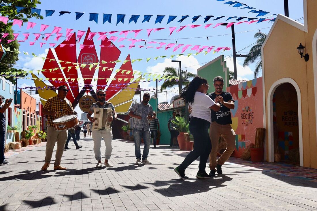 Festejos juninos no Novo Arraial da avenida Rio Branco são cancelados para esta quarta-feira (14) de chuva