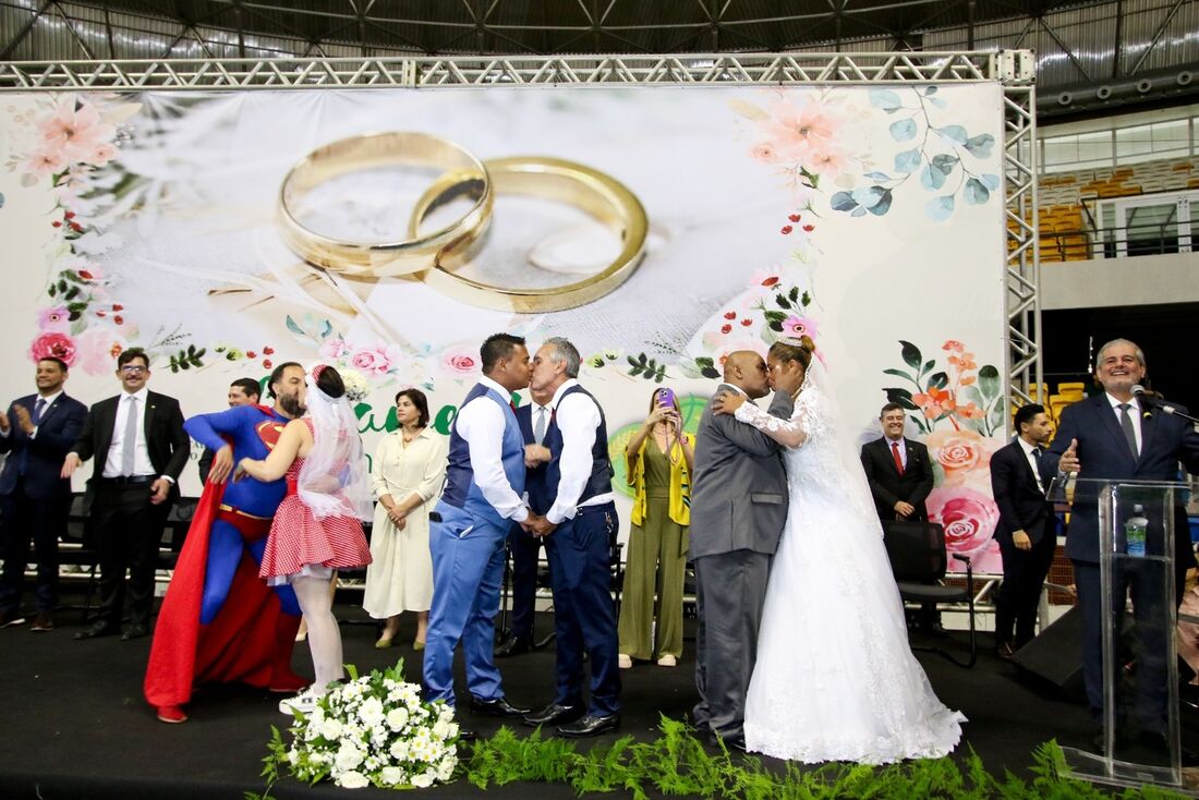 Até agora, esse foi o maior casamento comunitário que aconteceu em Pernambuco