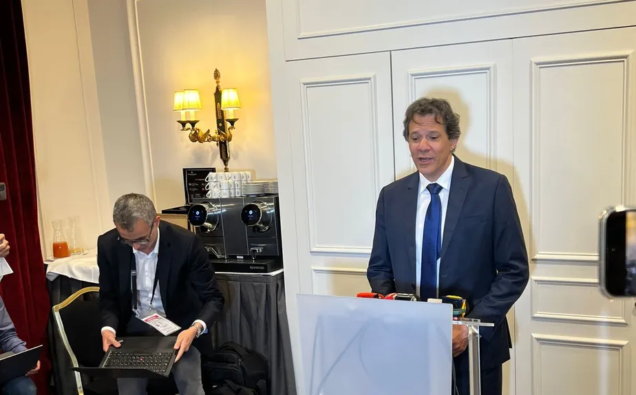 Ministro da Fazenda, Fernando Haddad, em Paris, na França 