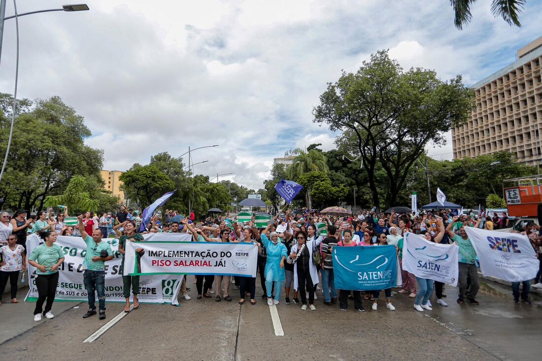 Protesto dos enfermeiros em frente ao Hospital da Restauração