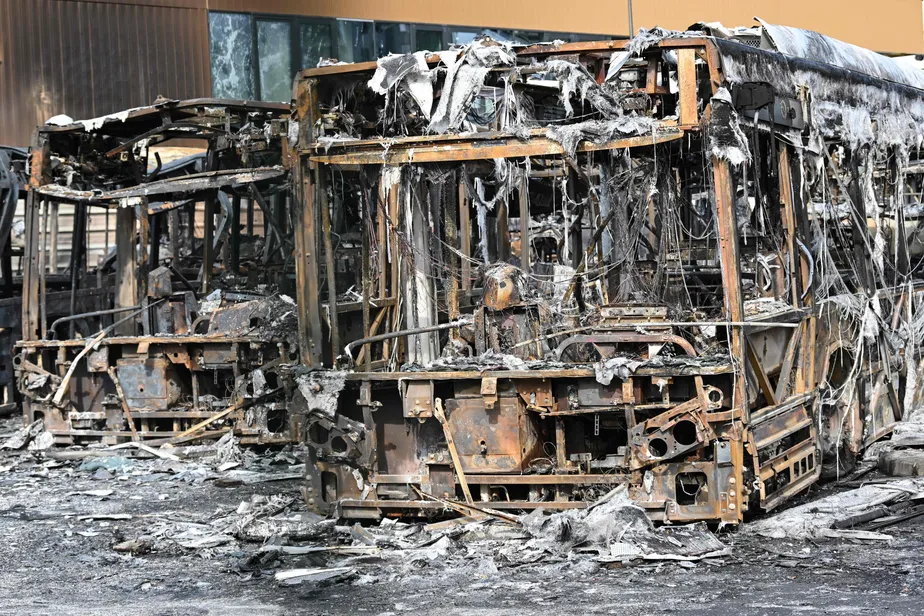 Paris teve prejuízo milionário no transporte público em decorrência de manifestações de rua 