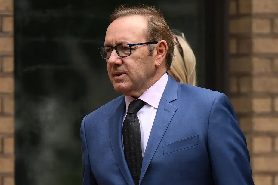 O ator Kevin Spacey, no Southwark Crown Court, em Londres, onde é julgado por uma série de crimes sexuais 