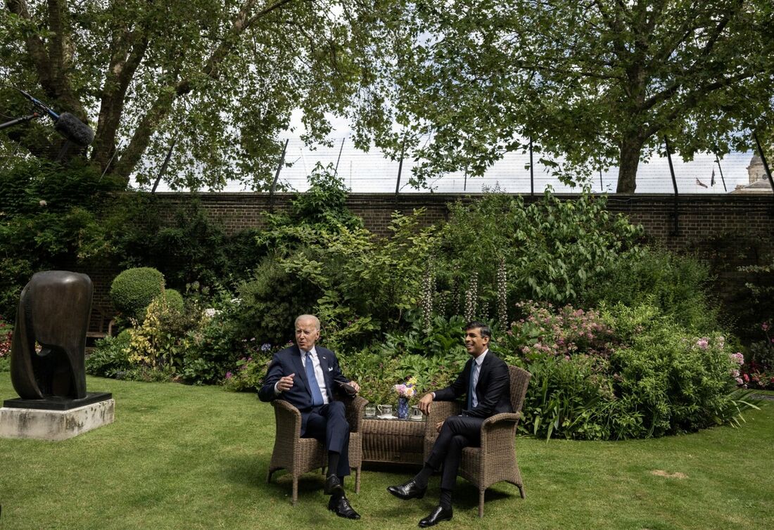 Primeiro-ministro da Grã-Bretanha, Rishi Sunak, e o presidente dos EUA, Joe Biden em Downing Street