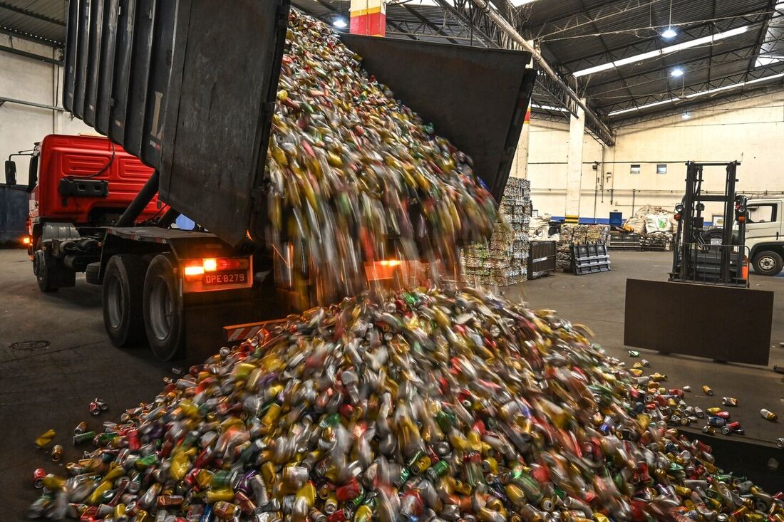 Brasil é referência em reciclagem de latas