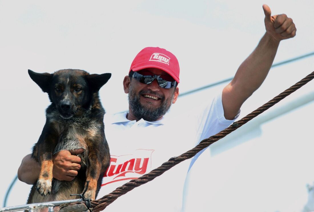 Náufrago australiano resgatado por barco de pesca chega ao México