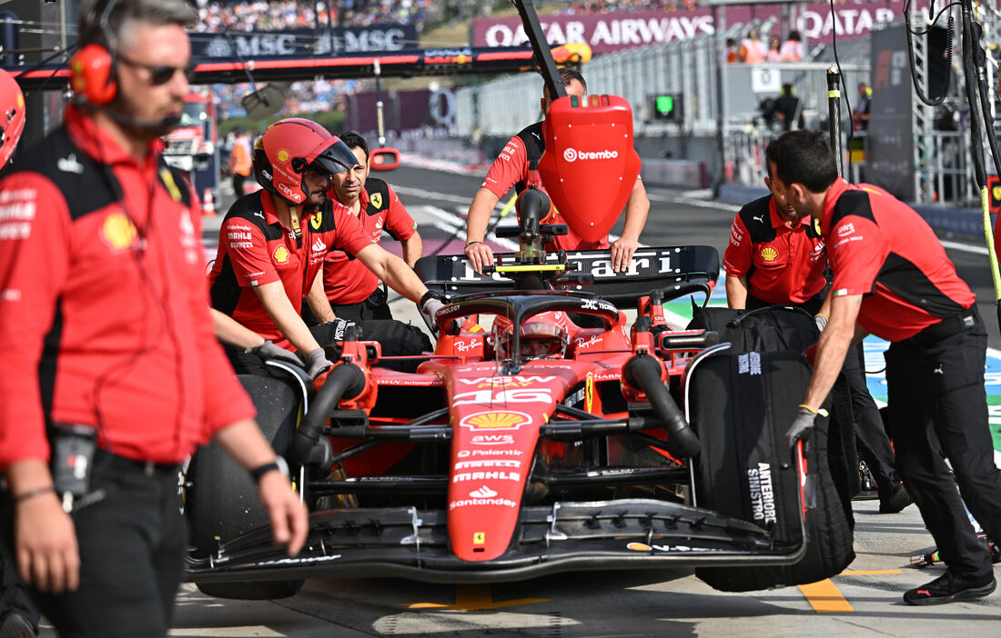 Charles Leclerc vence primeira sessão de treinos livres em