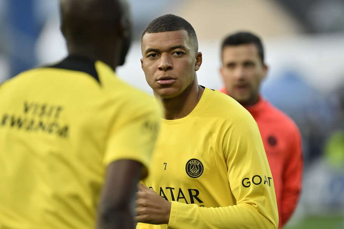 A não presença de Mbappé alimenta as rumores de uma provável saída do clube parisiense 