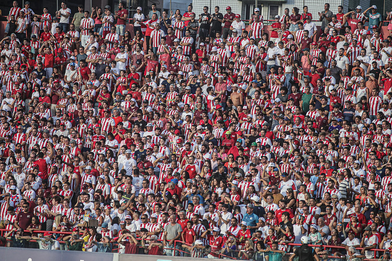 Torcida do Náutico, nos Aflitos 