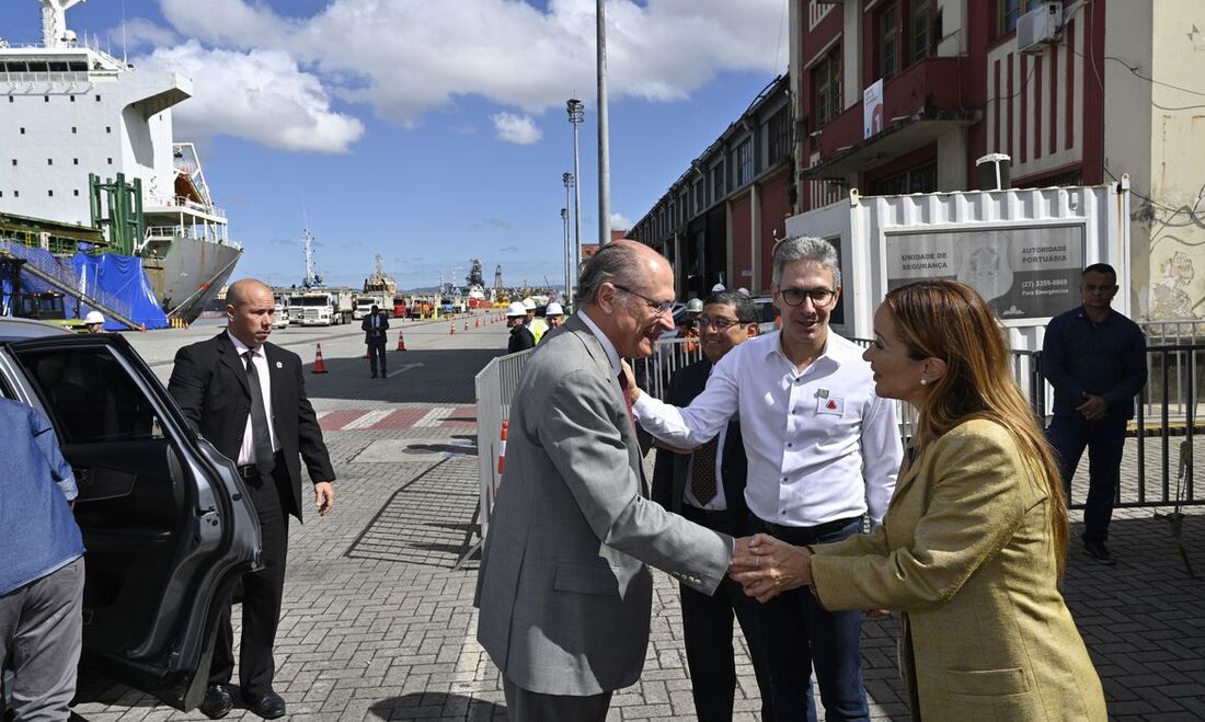 Geraldo Alckmin acompanhou o embarque para exportação do primeiro lote de "lítio verde"