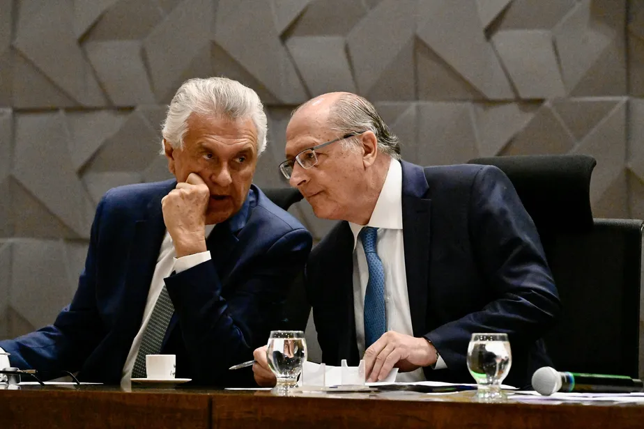 Alckmin e Caiado durante encontro em Goiás 