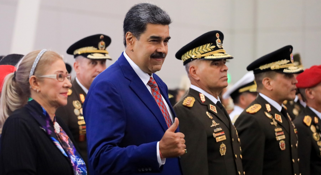 Nicolás Maduro ao lado da esposa, Cilia Flores, e o ministro da Defesa da Venezuela, Vladimir Padrino