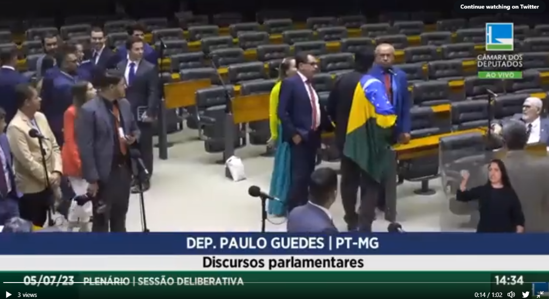 Cena da confusão na Câmara