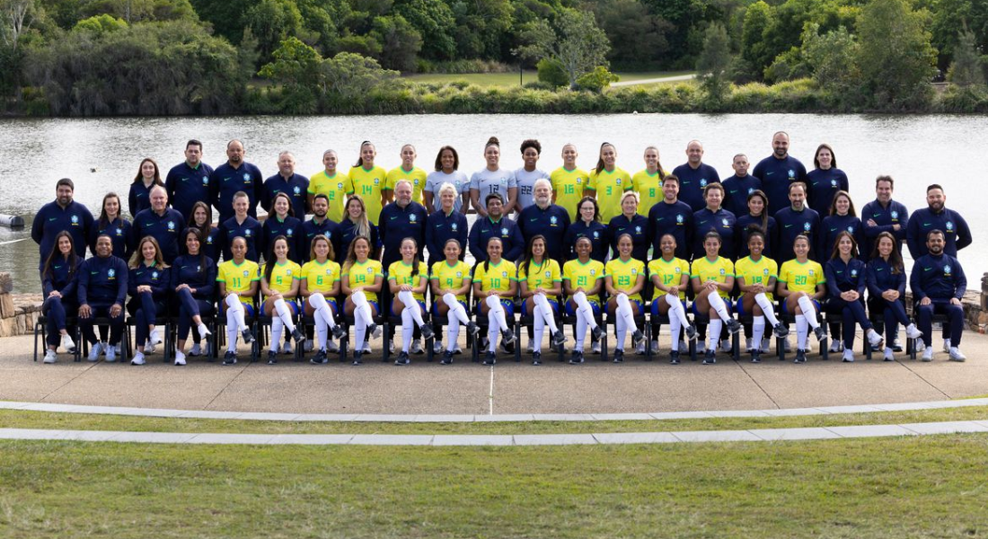 Foto oficial da seleção brasileira feminina de futebol