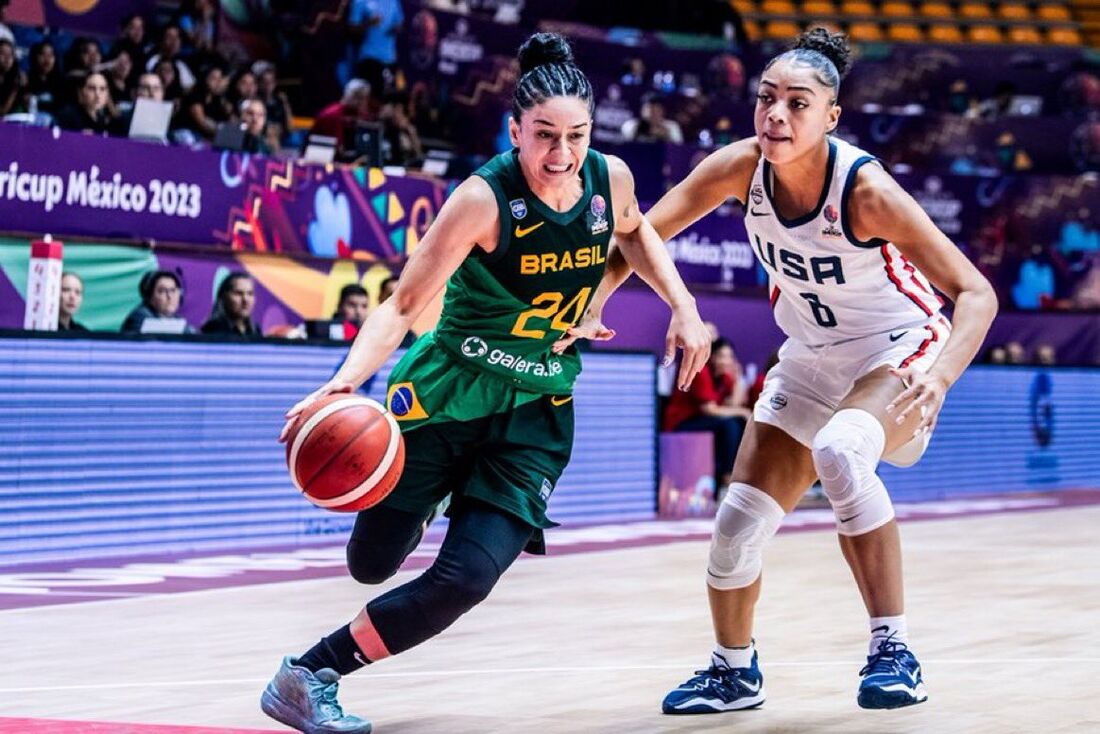 Valendo vaga na semifinal da Copa América de Basquete, Brasil