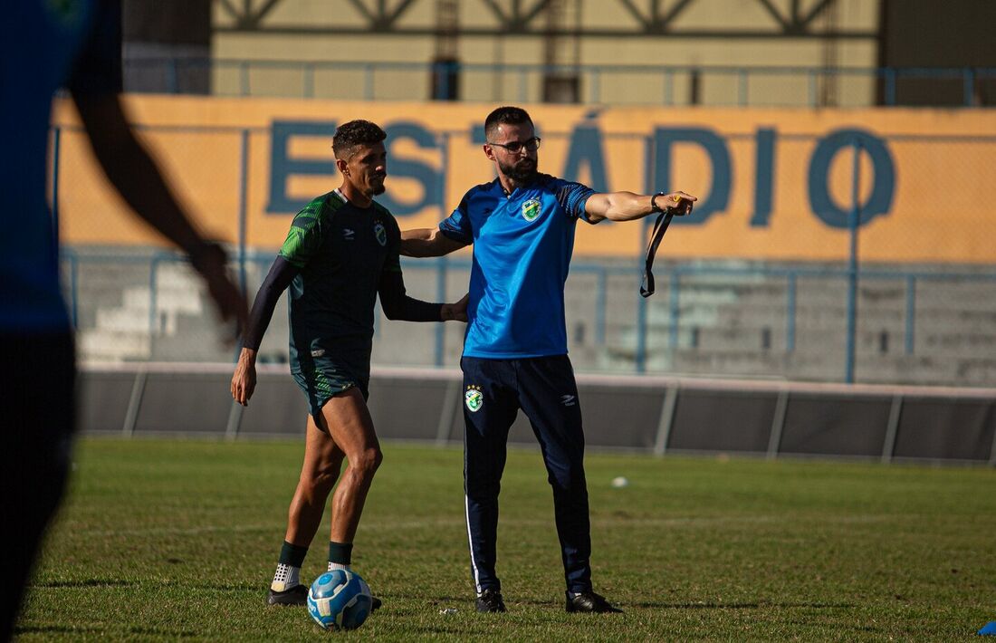 Luan Carlos, novo técnico do Altos