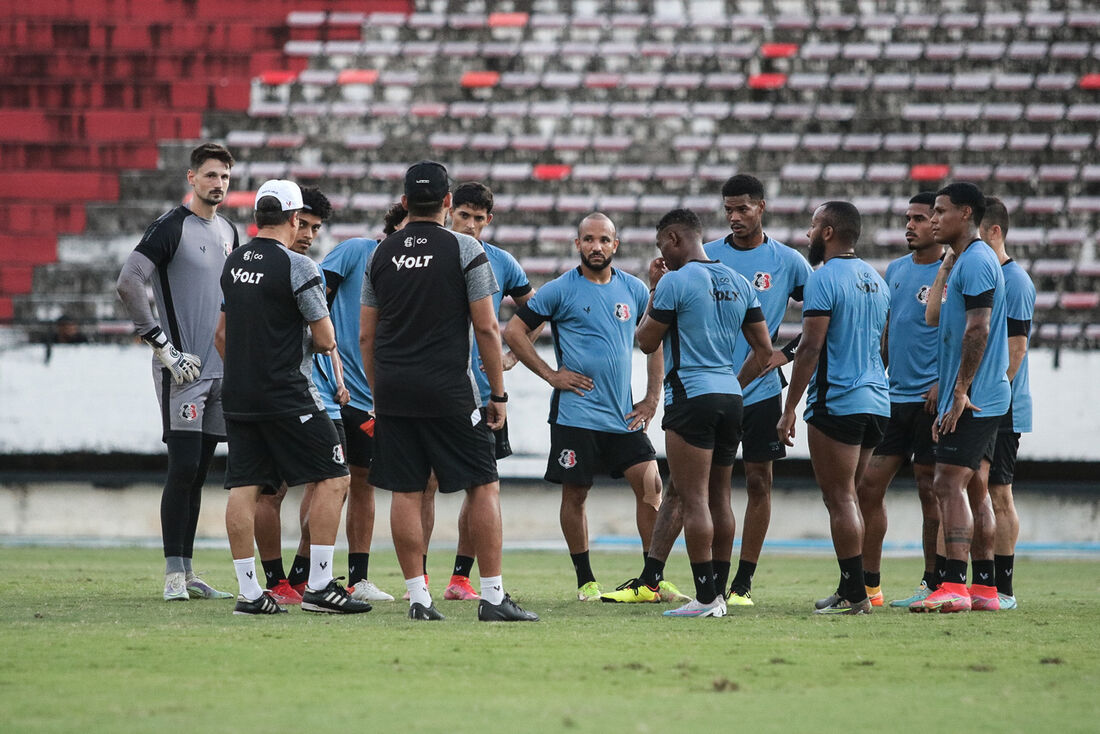 Flamengo tem sete jogadores em reta final de contrato; veja a situação de  cada um