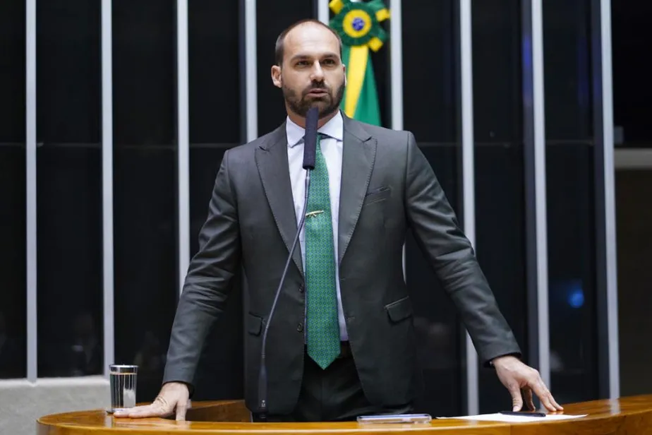 O deputado Eduardo Bolsonaro discursa na tribuna da Câmara Pablo Valadares