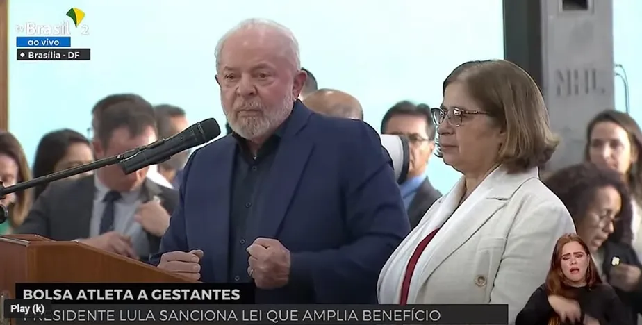 Lula sanciona lei que combate desigualdade salarial 