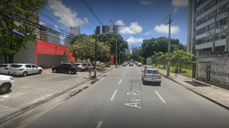Trecho da avenida Parnamirim que está em obras fica próximo ao banco Santander