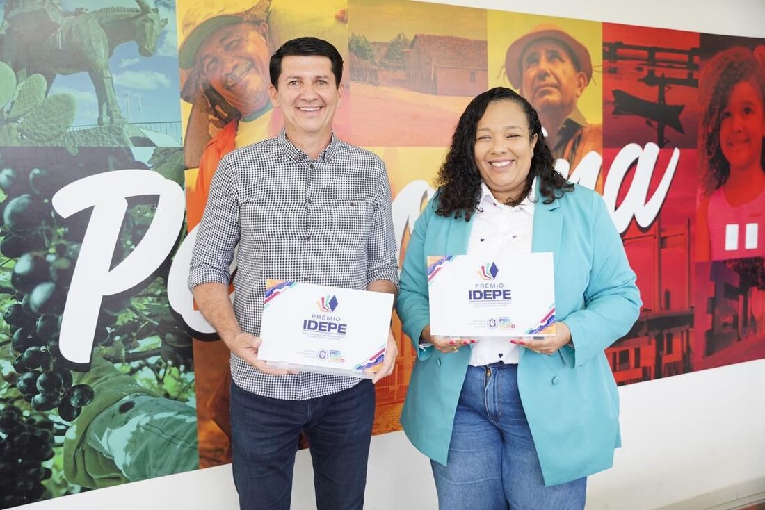 Prefeito de Petrolina, Simão Durando, e a secretária de Educação, Rosane Costa