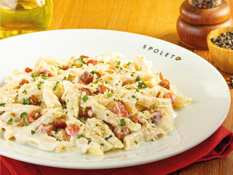 Penne frango desfiado e bacon Spoleto