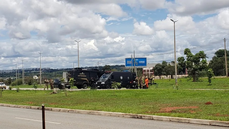 Polícia militar desarma artefato explosivo nos arredores do aeroporto de Brasília 