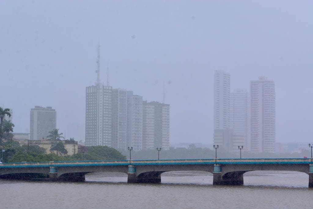 Alerta da Apac prevê chuvas durante a noite desta sexta (7)