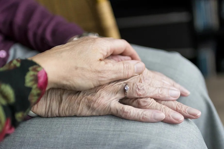 O Parkinson é uma doença neurológica que afeta os movimentos da pessoa