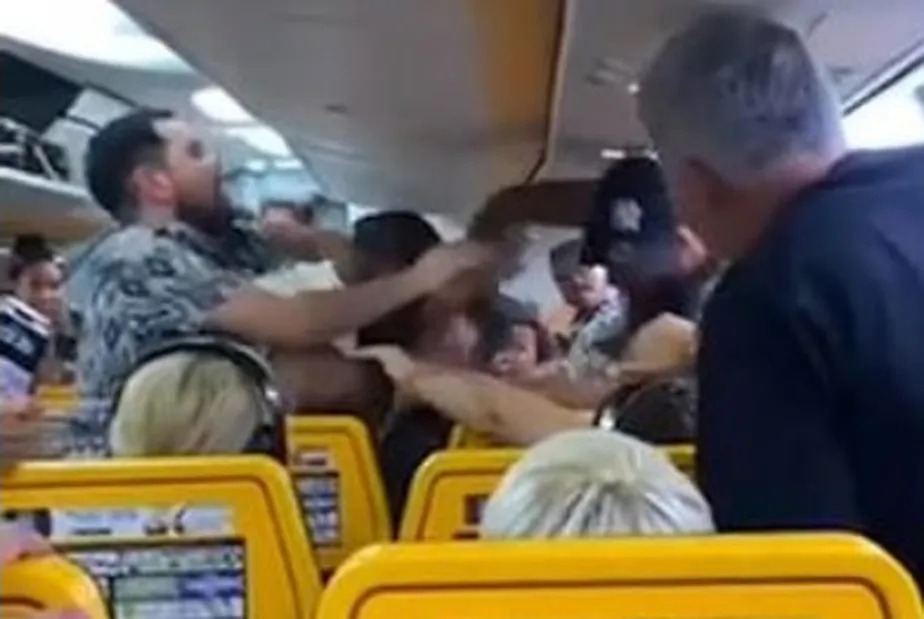 Confusão em voo da Ryanair 