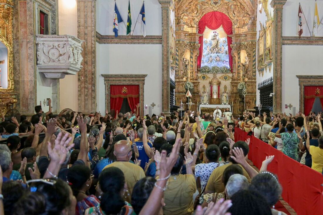 Festa de Nossa Senhora do Carmo arrasta milhares de pessoas neste fim de semana