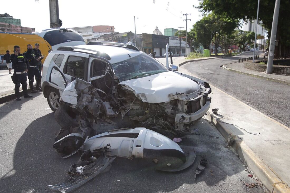 Acidente aconteceu pouco antes das 7h