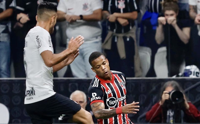 Corinthians venceu São Paulo por 2x1