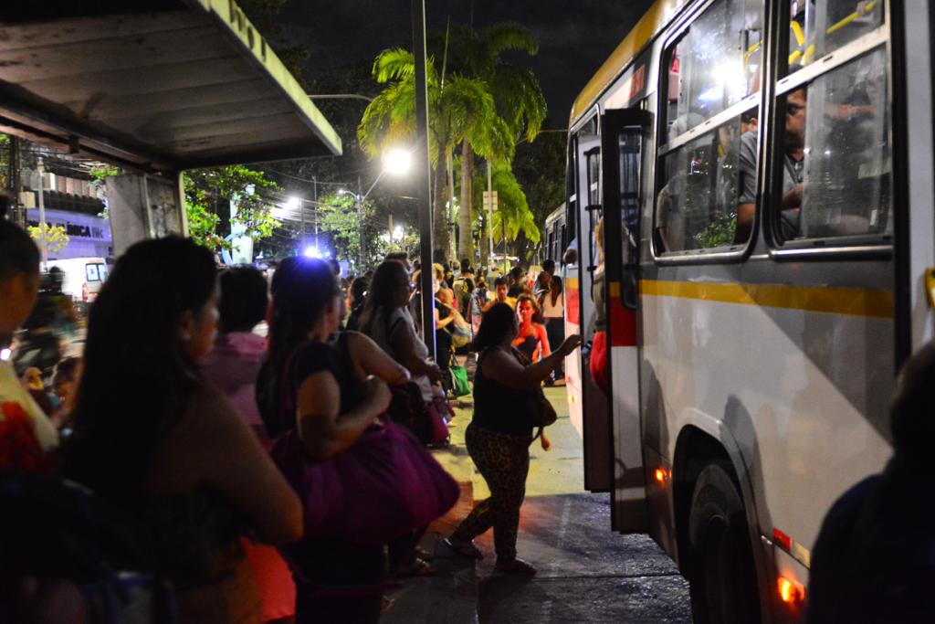 Ônibus que rodam no Recife e Região Metropolitana ainda não têm previsão de retorno integral das atividades