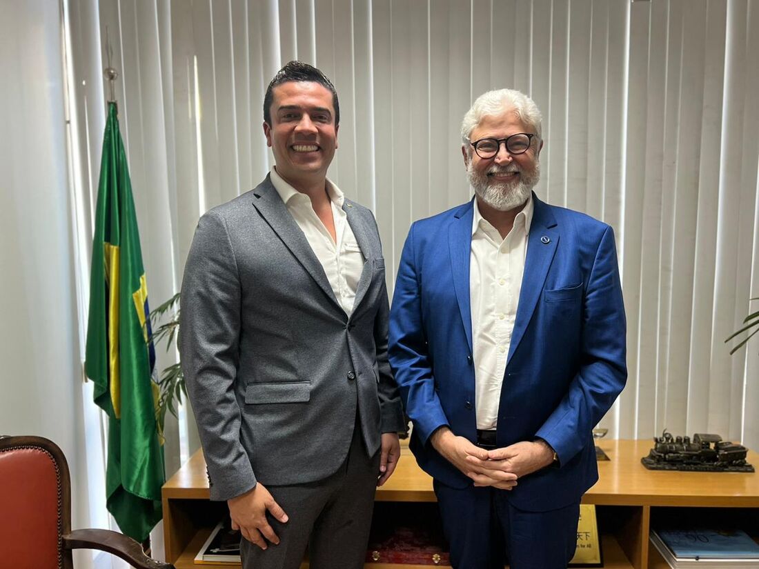 Prefeito de Caruaru Rodrigo Pinheiro e o secretário nacional Milton Coelho